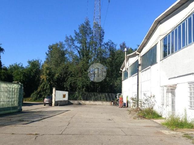Capannone in affitto di 1100 m²