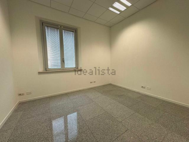 Capannone in affitto di 110 m²
