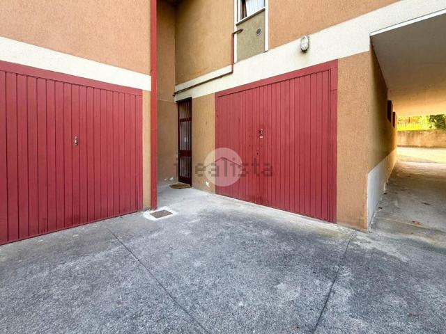 Capannone in affitto di 110 m² in Via Camillo Benso Conte di Cavour, 79