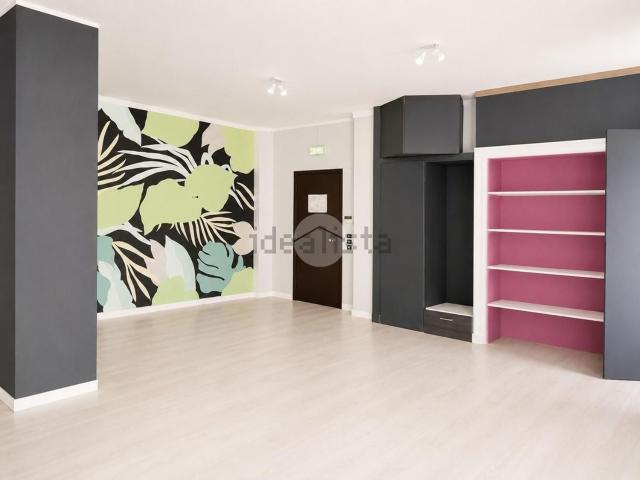 Capannone in affitto di 110 m² in Viale Giuseppe Mazzini, 1