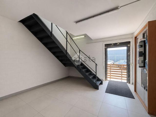 Capannone in affitto di 1120 m² in Corso Italia