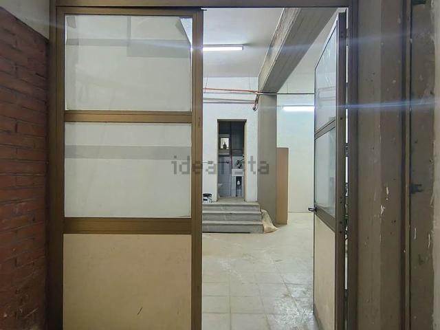 Capannone in affitto di 114 m² in Via Fiume