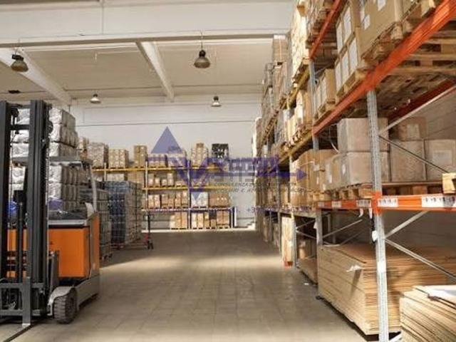 Capannone in affitto di 115 m² in Via Guglielmo Marconi