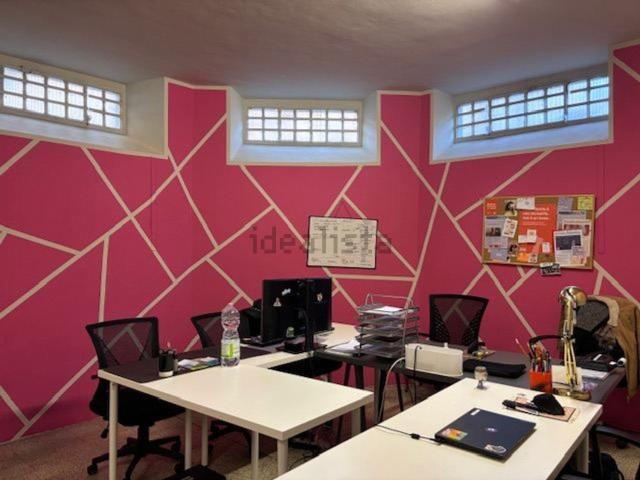 Capannone in affitto di 117 m² in Via Gaetano Filangieri, 14