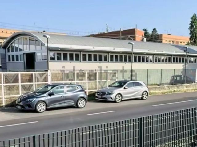Capannone in affitto di 117 m² in Via Ostiense, 985