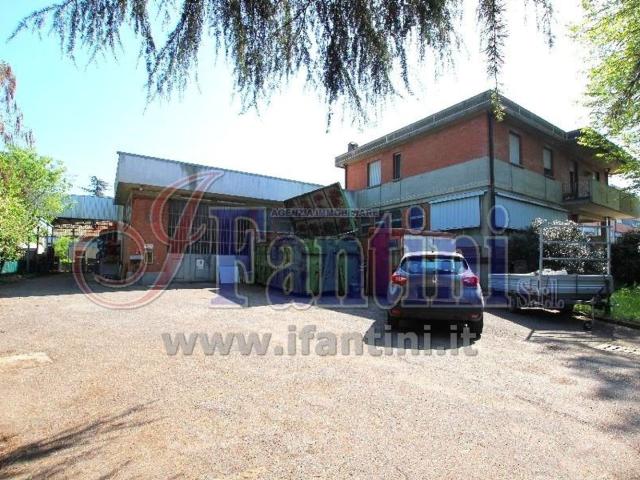 Capannone in affitto di 1205 m² in Via Bizzarri, 7