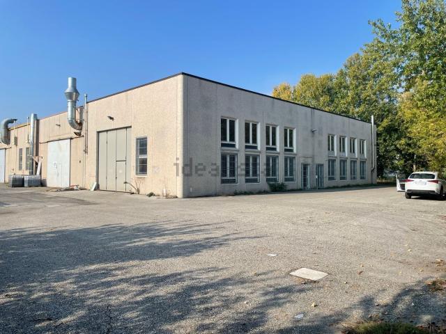 Capannone in affitto di 1200 m² in Via Celestino Monari Sardé, 6