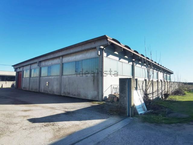 Capannone in affitto di 1200 m² in Via Ecce Homo