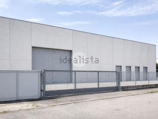 Capannone in affitto di 1200 m² in Via Selva