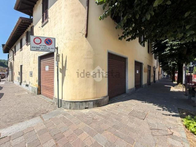 Capannone in affitto di 120 m² in Via Ottavio Steffenini, 78