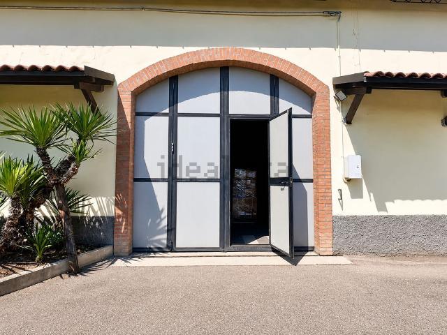 Capannone in affitto di 120 m² in Via Unione Europea