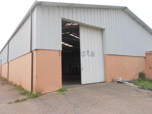 Capannone in affitto di 120 m² in Località Sa Stoia