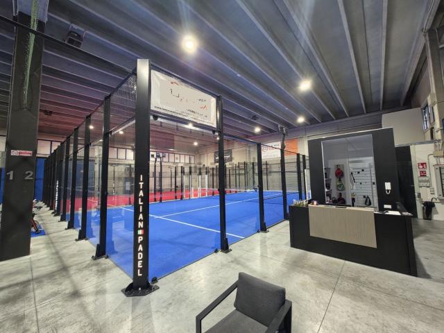 Capannone in affitto di 1250 m²