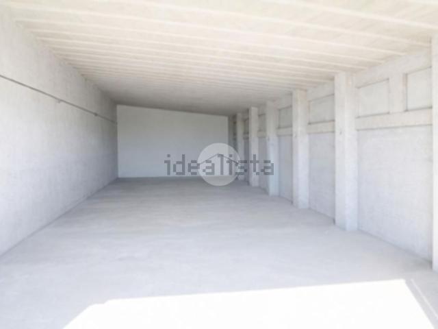 Capannone in affitto di 125 m² in Via dei pioppi, 1