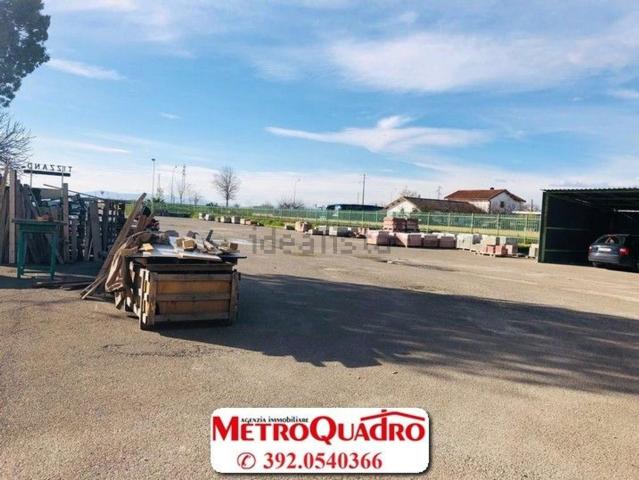 Capannone in affitto di 1300 m² in Corso del Mezzogiorno