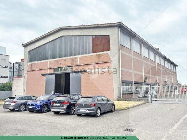 Capannone in affitto di 1300 m² in Via Varese, 3