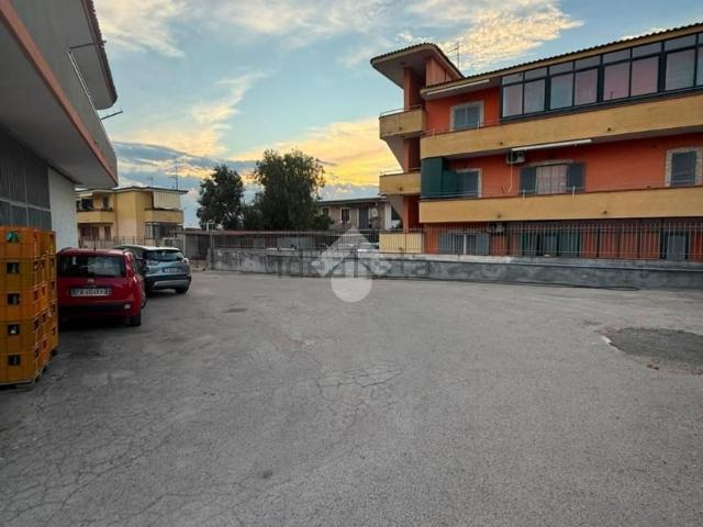 Capannone in affitto di 130 m² in Via Calabrese, 65
