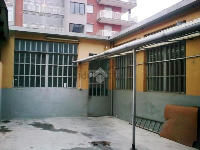 Capannone in affitto di 130 m² in Via Eritrea, 28