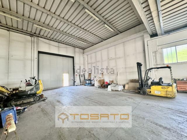 Capannone in affitto di 1320 m²