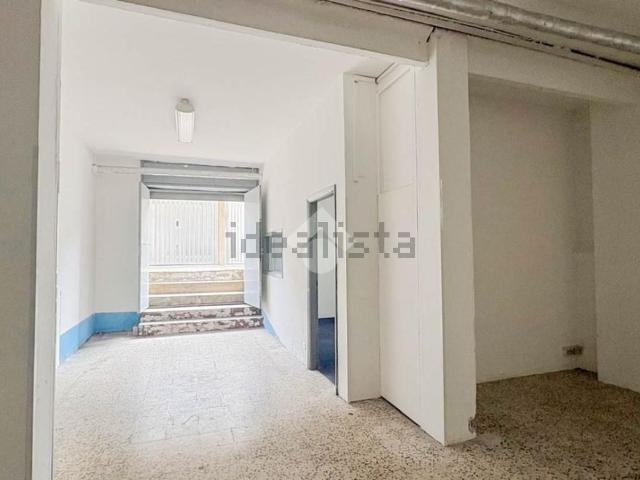 Capannone in affitto di 132 m² in Via Giuseppe Mazzini