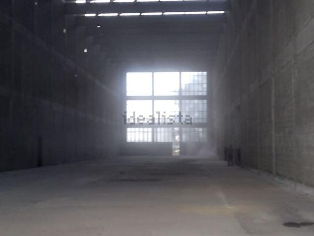 Capannone in affitto di 13400 m² in Via per Castellanza, 41