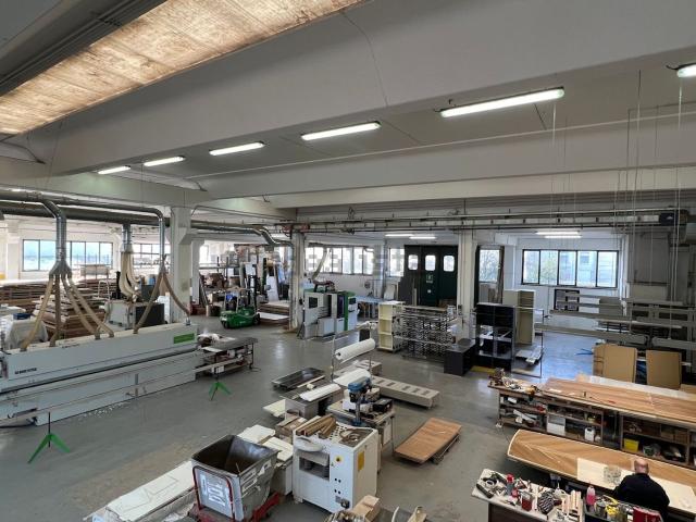 Capannone in affitto di 1350 m² in Via Mario Ricci