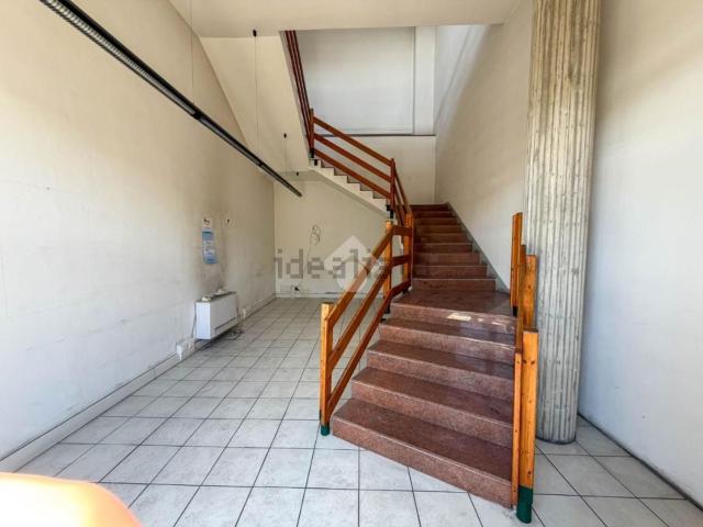 Capannone in affitto di 1350 m² in Vicolo Capagiolo, 18