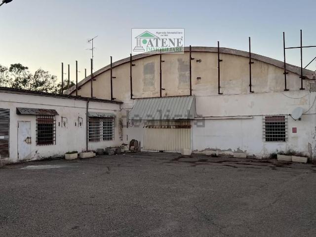 Capannone in affitto di 1400 m² in Strada Comunale Assemin