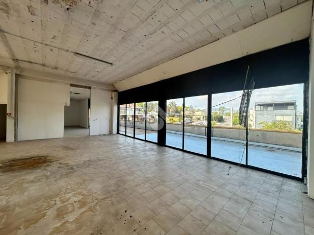 Capannone in affitto di 1400 m² in Via la Pastora, 86