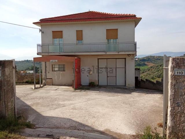 Capannone in affitto di 140 m²