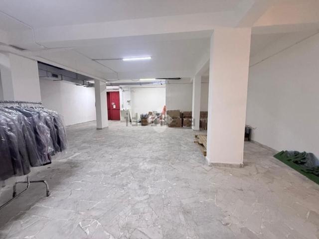 Capannone in affitto di 140 m² in Viale dei Platani, 19