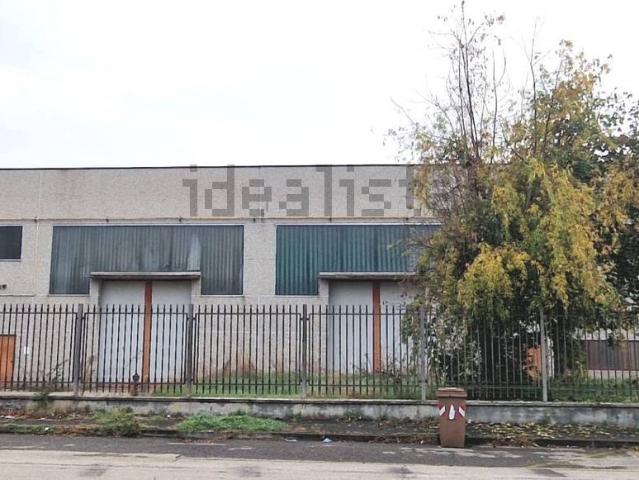Capannone in affitto di 1440 m² in Via Calatafimi, 19