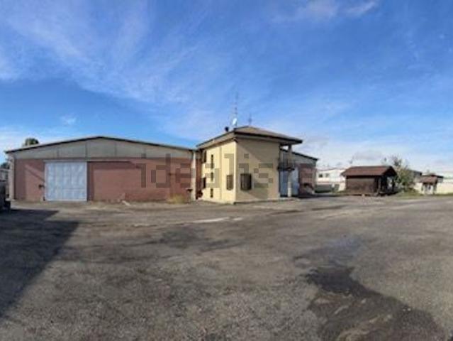 Capannone in affitto di 1500 m² in Via galvani, 16