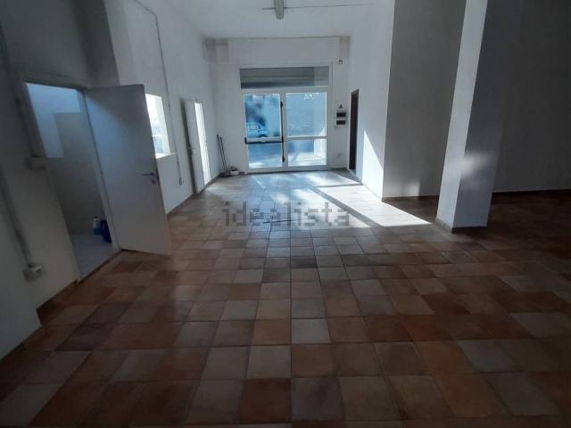 Capannone in affitto di 150 m²