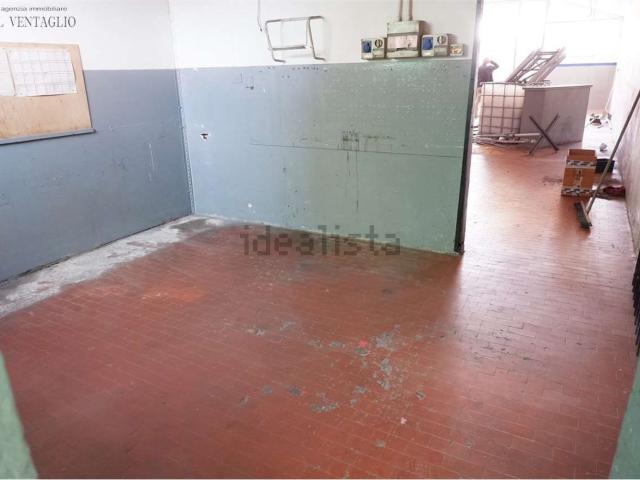 Capannone in affitto di 150 m²
