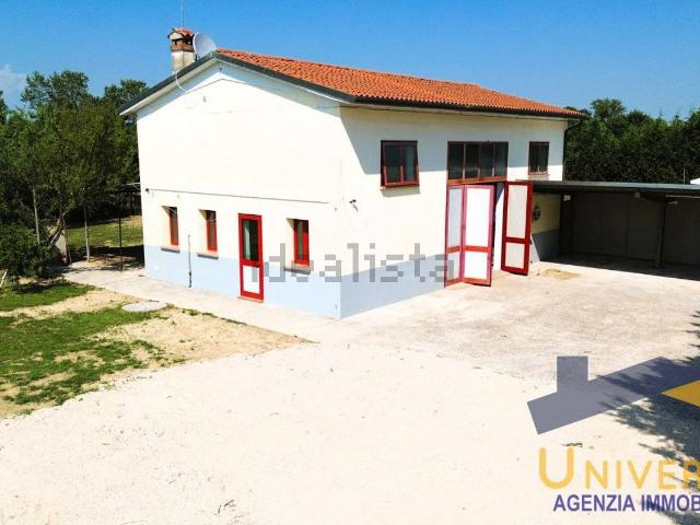Capannone in affitto di 150 m²