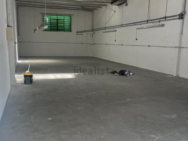Capannone in affitto di 150 m² in Via Beniamino Franklin, 1
