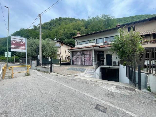 Capannone in affitto di 150 m² in Via Europa, 274