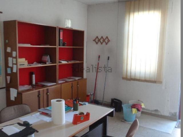 Capannone in affitto di 150 m² in Via Lazzaris