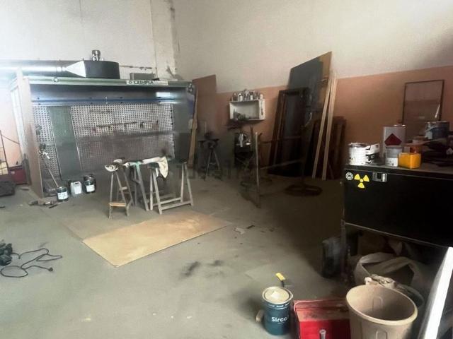 Capannone in affitto di 156 m²