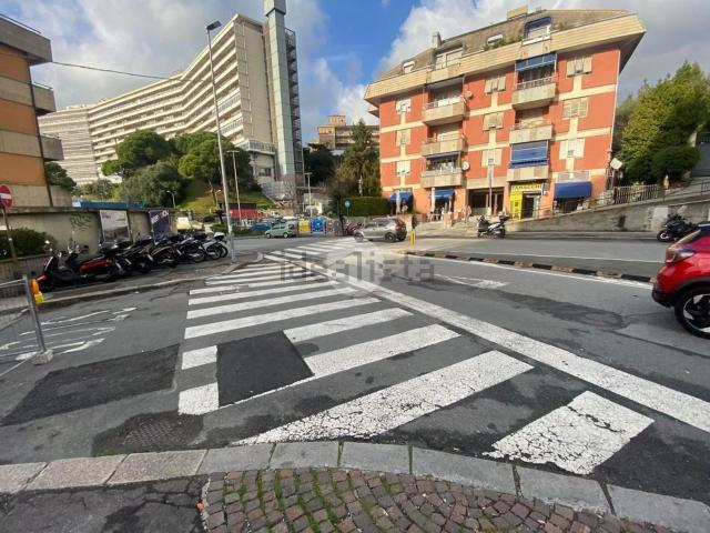 Capannone in affitto di 158 m² in Via Silvio Lagustena, 166