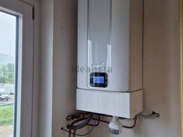 Capannone in affitto di 1600 m²