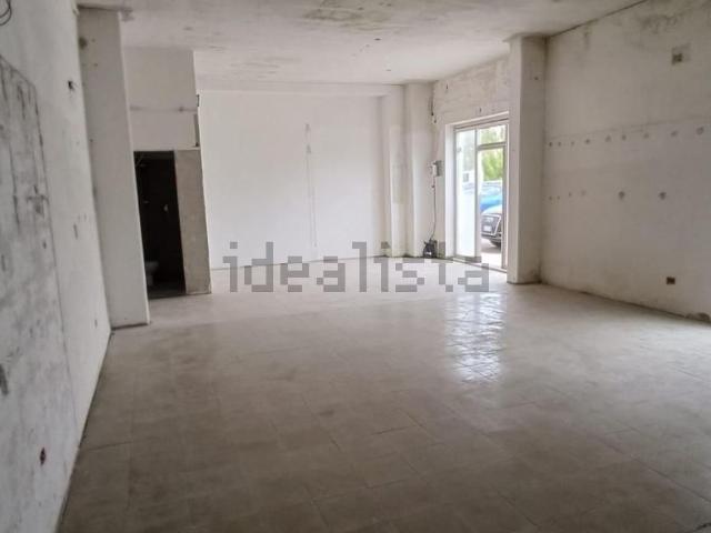 Capannone in affitto di 160 m² in Via Borgolo