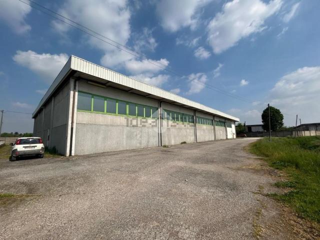 Capannone in affitto di 1650 m² in Via Merle, 1140