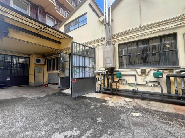 Capannone in affitto di 165 m² in Via Carlo Bianconi