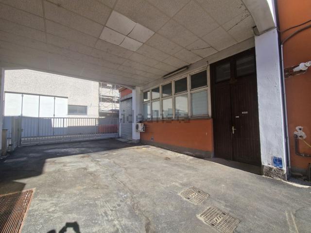 Capannone in affitto di 165 m² in Via A. De Gasperi, 1