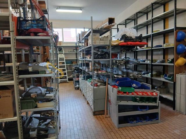 Capannone in affitto di 165 m² in Via Maria Giudice