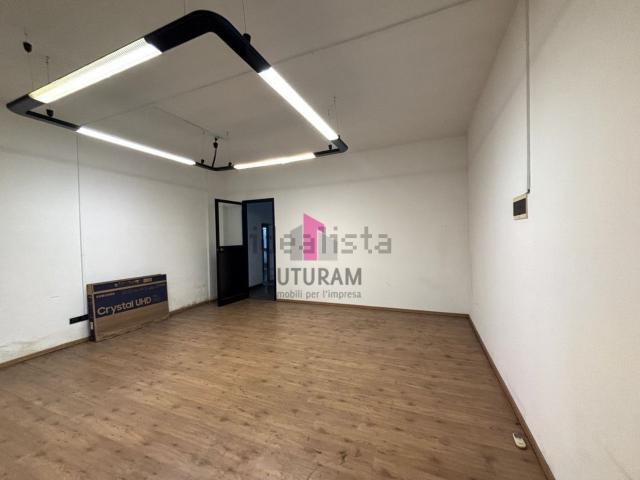 Capannone in affitto di 1720 m² in Via del Santo