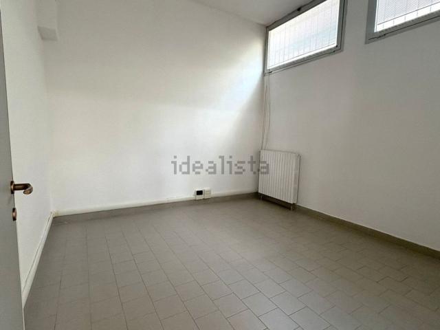 Capannone in affitto di 172 m²