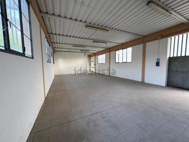 Capannone in affitto di 172 m² in Via Francesca Sud